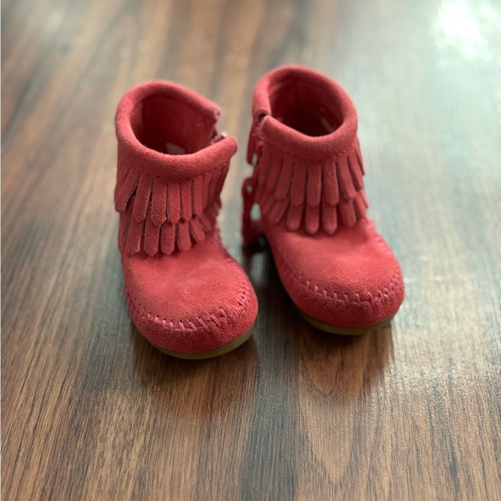 Minnetonka Kids Moccasins in Red with Fringe